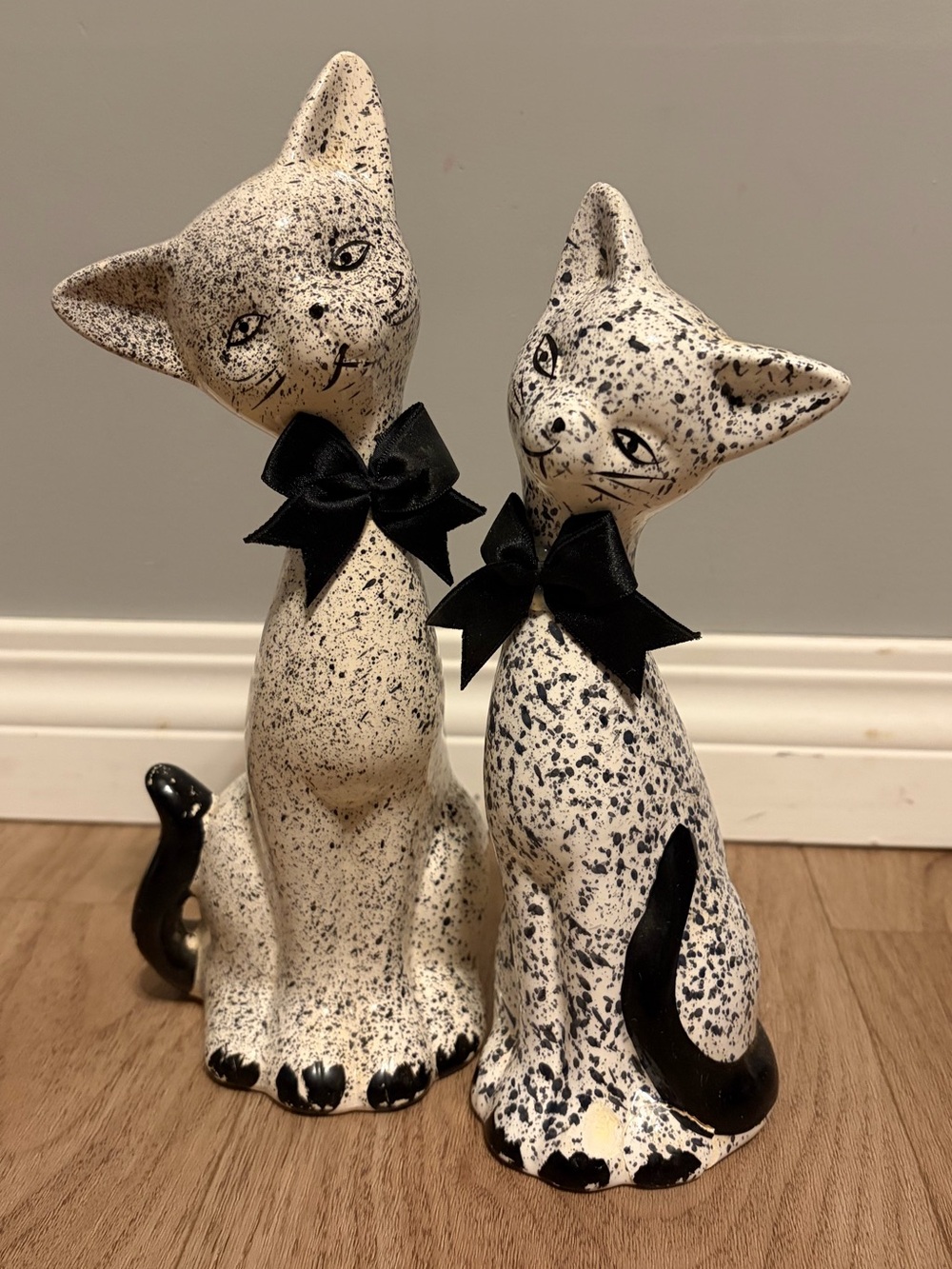 MCM Long Neck Cats Siamese Splash Cat Figures Statues Pair Ceramic Black White